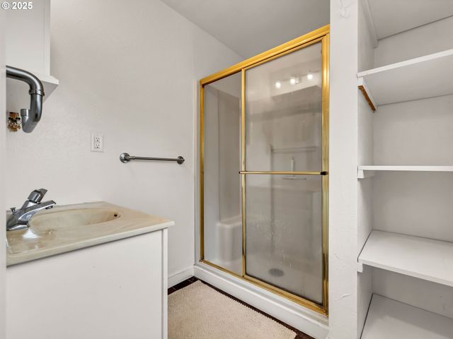 1205 49TH St, Seaview, WA 98644