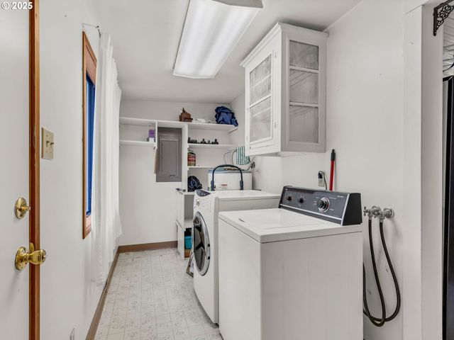 1205 49TH St, Seaview, WA 98644