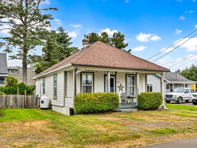 1205 49TH St, Seaview, WA 98644