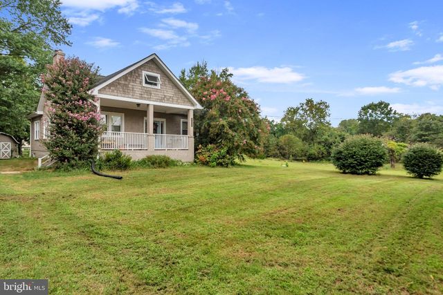 8935 FAIRGROUND RD, Bel Alton, MD 20611