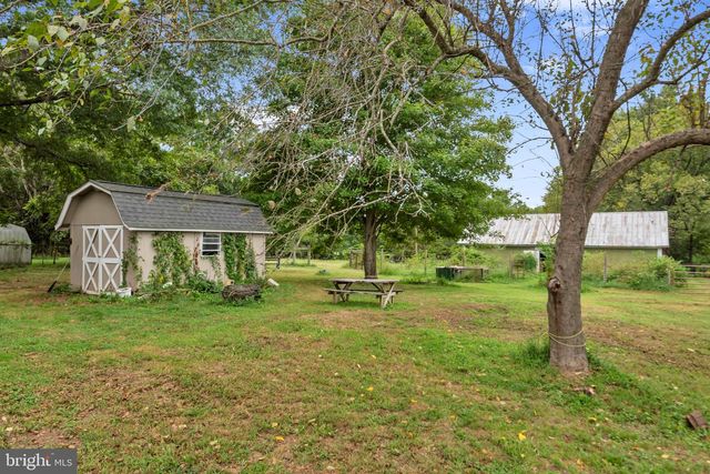 8935 FAIRGROUND RD, Bel Alton, MD 20611