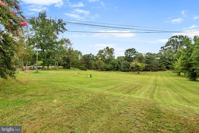 8935 FAIRGROUND RD, Bel Alton, MD 20611