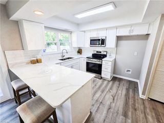 565 Chancery LN, Virginia Beach, VA 23452