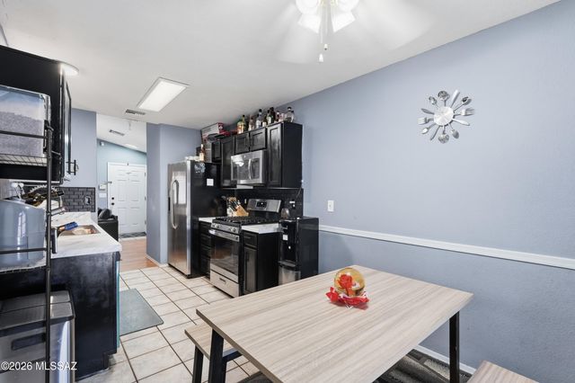 8747 S Desert Rainbow Drive, Tucson, AZ 85747