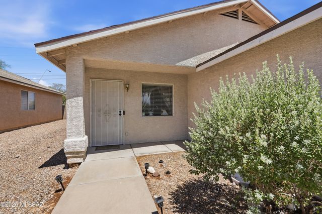 8747 S Desert Rainbow Drive, Tucson, AZ 85747