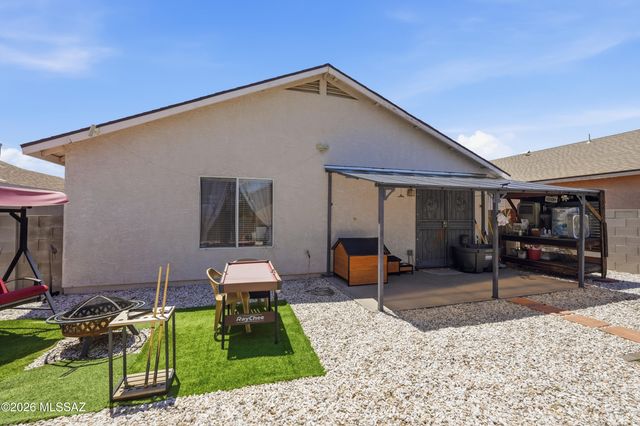 8747 S Desert Rainbow Drive, Tucson, AZ 85747