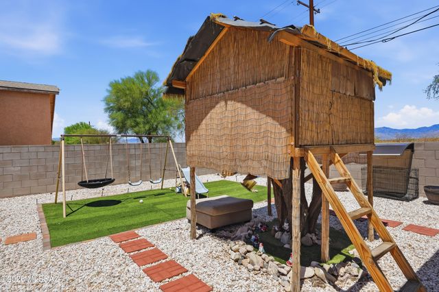 8747 S Desert Rainbow Drive, Tucson, AZ 85747
