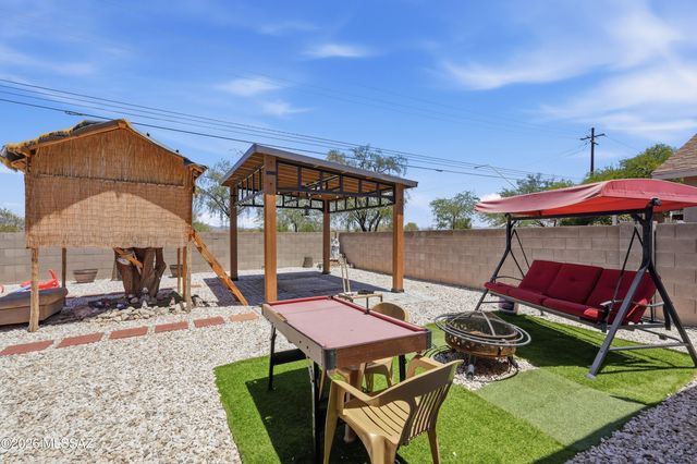 8747 S Desert Rainbow Drive, Tucson, AZ 85747