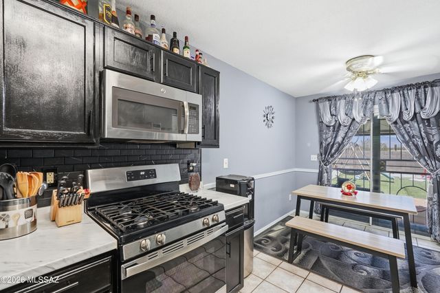 8747 S Desert Rainbow Drive, Tucson, AZ 85747
