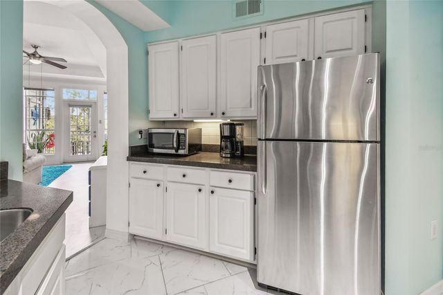 4304 BAY CLUB CIRCLE 0, Tampa, FL 33607
