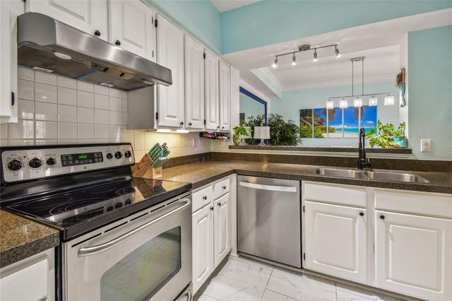 4304 BAY CLUB CIRCLE 0, Tampa, FL 33607
