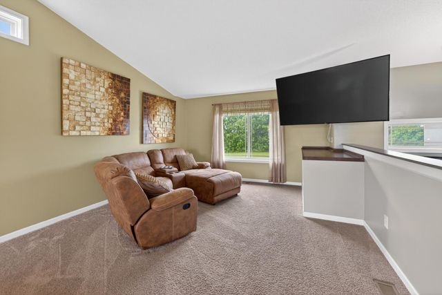 835 Highview Loop SE, Pine City, MN 55063