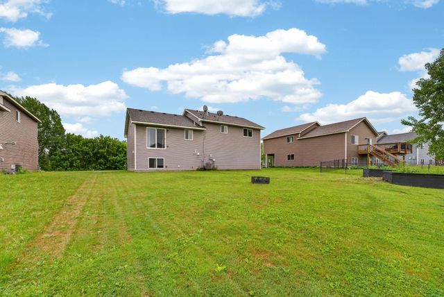 835 Highview Loop SE, Pine City, MN 55063