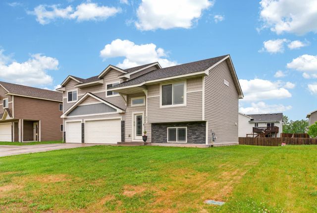835 Highview Loop SE, Pine City, MN 55063