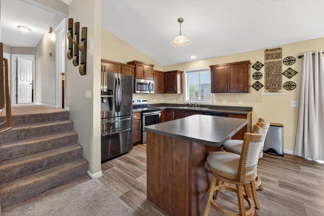 835 Highview Loop SE, Pine City, MN 55063