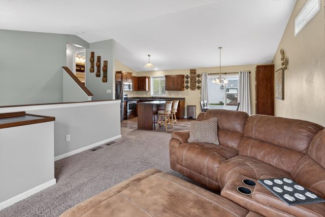 835 Highview Loop SE, Pine City, MN 55063