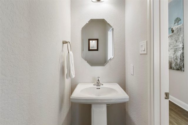 10 Heirloom Garden Place, The Woodlands, TX 77354