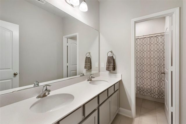 10 Heirloom Garden Place, The Woodlands, TX 77354