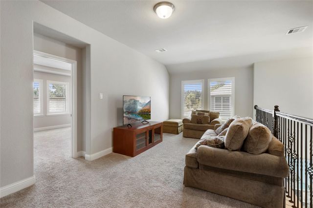 10 Heirloom Garden Place, The Woodlands, TX 77354