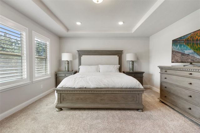 10 Heirloom Garden Place, The Woodlands, TX 77354