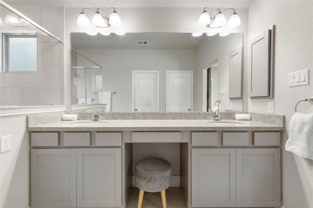 10 Heirloom Garden Place, The Woodlands, TX 77354