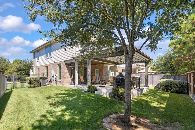 10 Heirloom Garden Place, The Woodlands, TX 77354