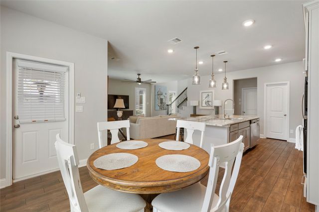 10 Heirloom Garden Place, The Woodlands, TX 77354