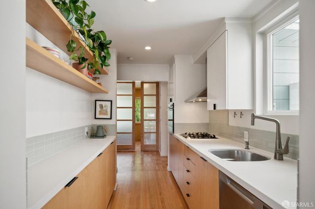 121 Lower Terrace, San Francisco, CA 94114
