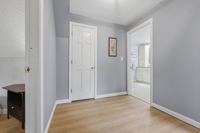 294 Stoneybrook Rd, Fitchburg, MA 01420