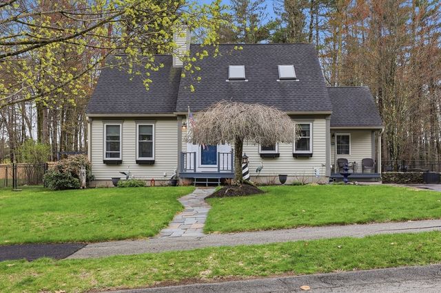 294 Stoneybrook Rd, Fitchburg, MA 01420
