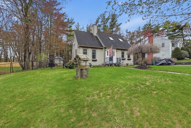 294 Stoneybrook Rd, Fitchburg, MA 01420