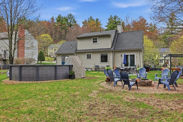 294 Stoneybrook Rd, Fitchburg, MA 01420