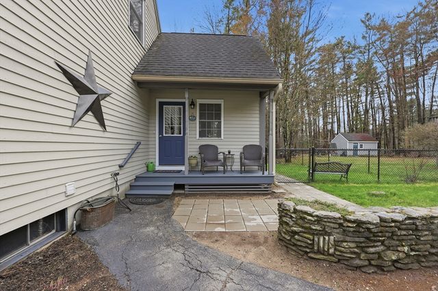 294 Stoneybrook Rd, Fitchburg, MA 01420