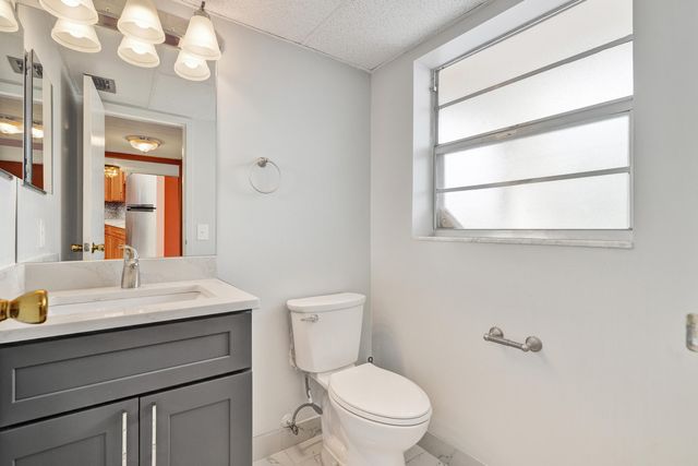 1055 Country Club Drive 305, Margate, FL 33063