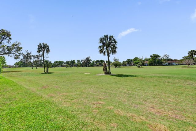 1055 Country Club Drive 305, Margate, FL 33063