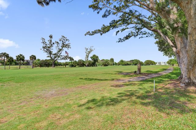 1055 Country Club Drive 305, Margate, FL 33063