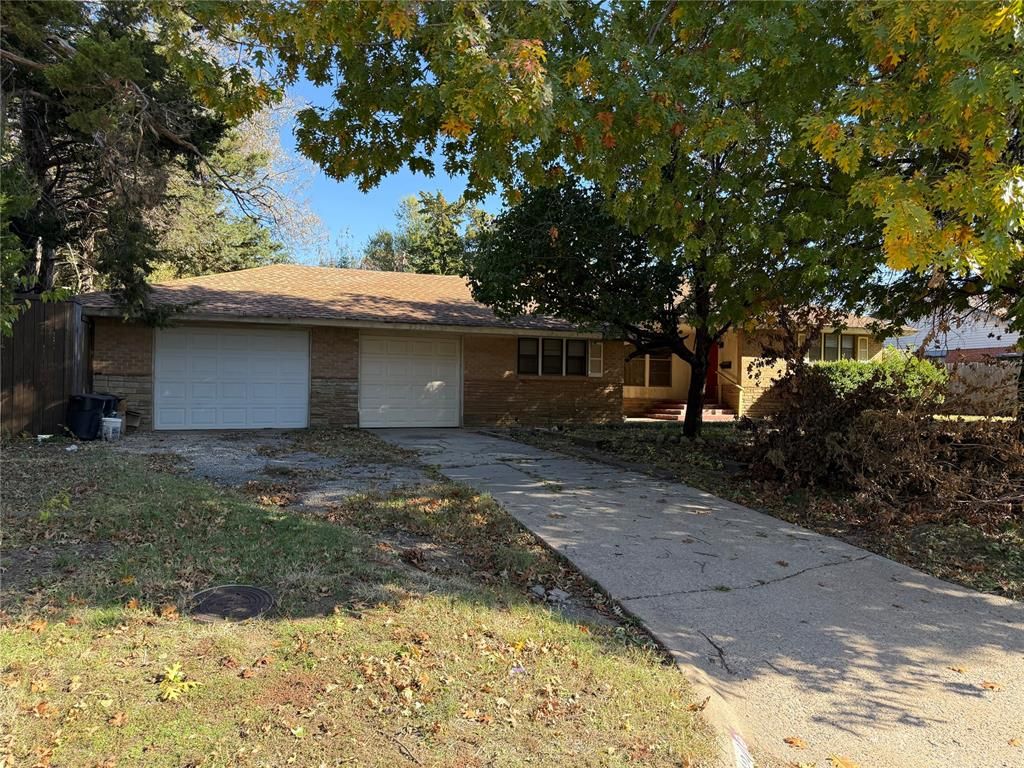 4324 N Grove Avenue, Warr Acres, OK 73122