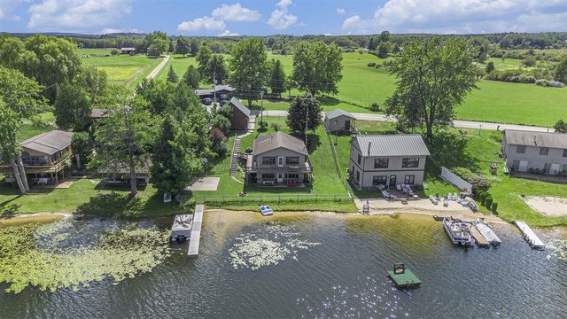 8548 Lyman Road, Kaleva, MI 49645