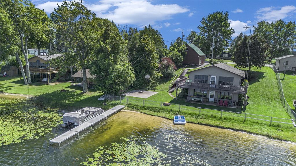 8548 Lyman Road, Kaleva, MI 49645