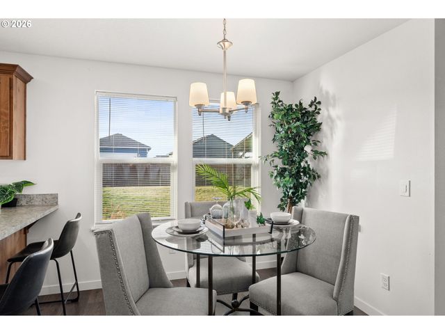 405 CARDINAL Ave, Winlock, WA 98596