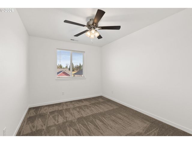 405 CARDINAL Ave, Winlock, WA 98596