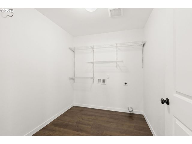 405 CARDINAL Ave, Winlock, WA 98596