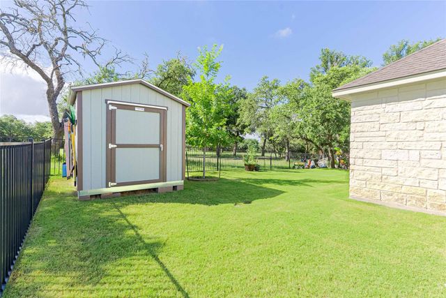 176 Tom Kite DR, Burnet, TX 78611