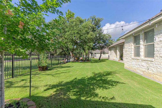 176 Tom Kite DR, Burnet, TX 78611