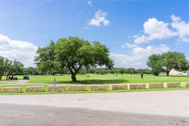 176 Tom Kite DR, Burnet, TX 78611