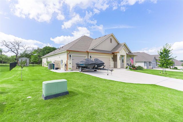 176 Tom Kite DR, Burnet, TX 78611