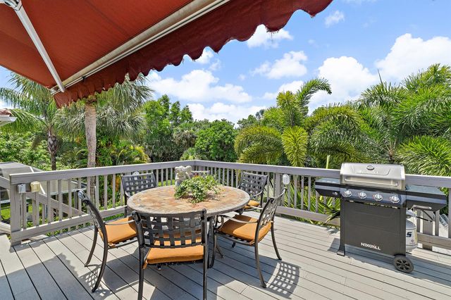 112 Hidden Hollow Drive, Palm Beach Gardens, FL 33418