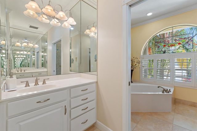112 Hidden Hollow Drive, Palm Beach Gardens, FL 33418