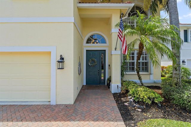 112 Hidden Hollow Drive, Palm Beach Gardens, FL 33418