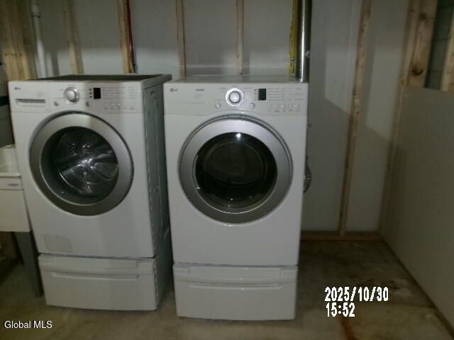 131 Thimbleberry Road, Malta, NY 12020